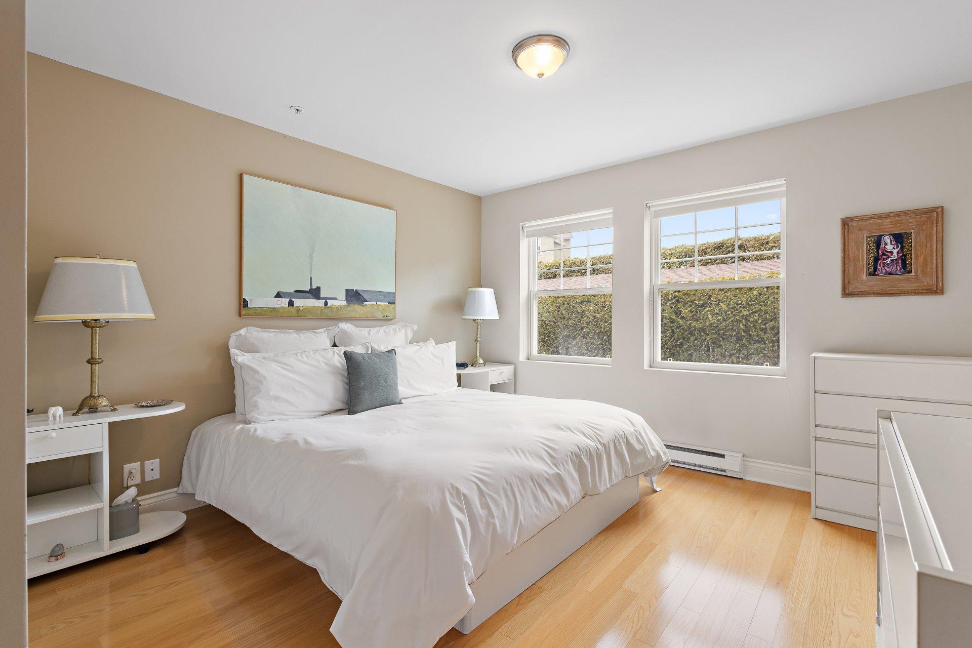 









35


Rue du Quai

, 101,
Magog,




QC
J1X2E2

