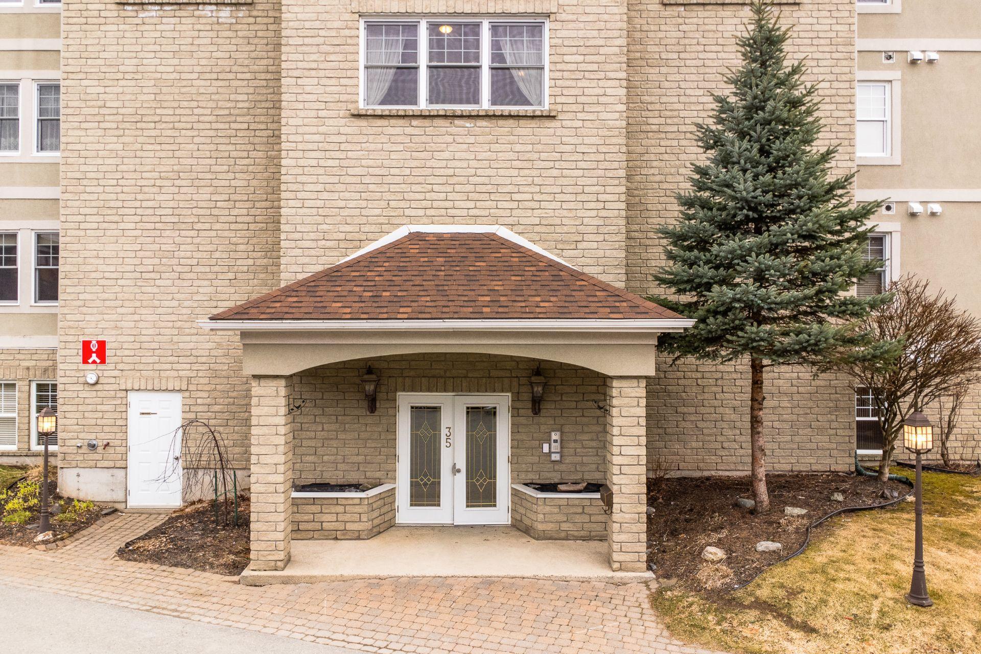 









35


Rue du Quai

, 101,
Magog,




QC
J1X2E2


