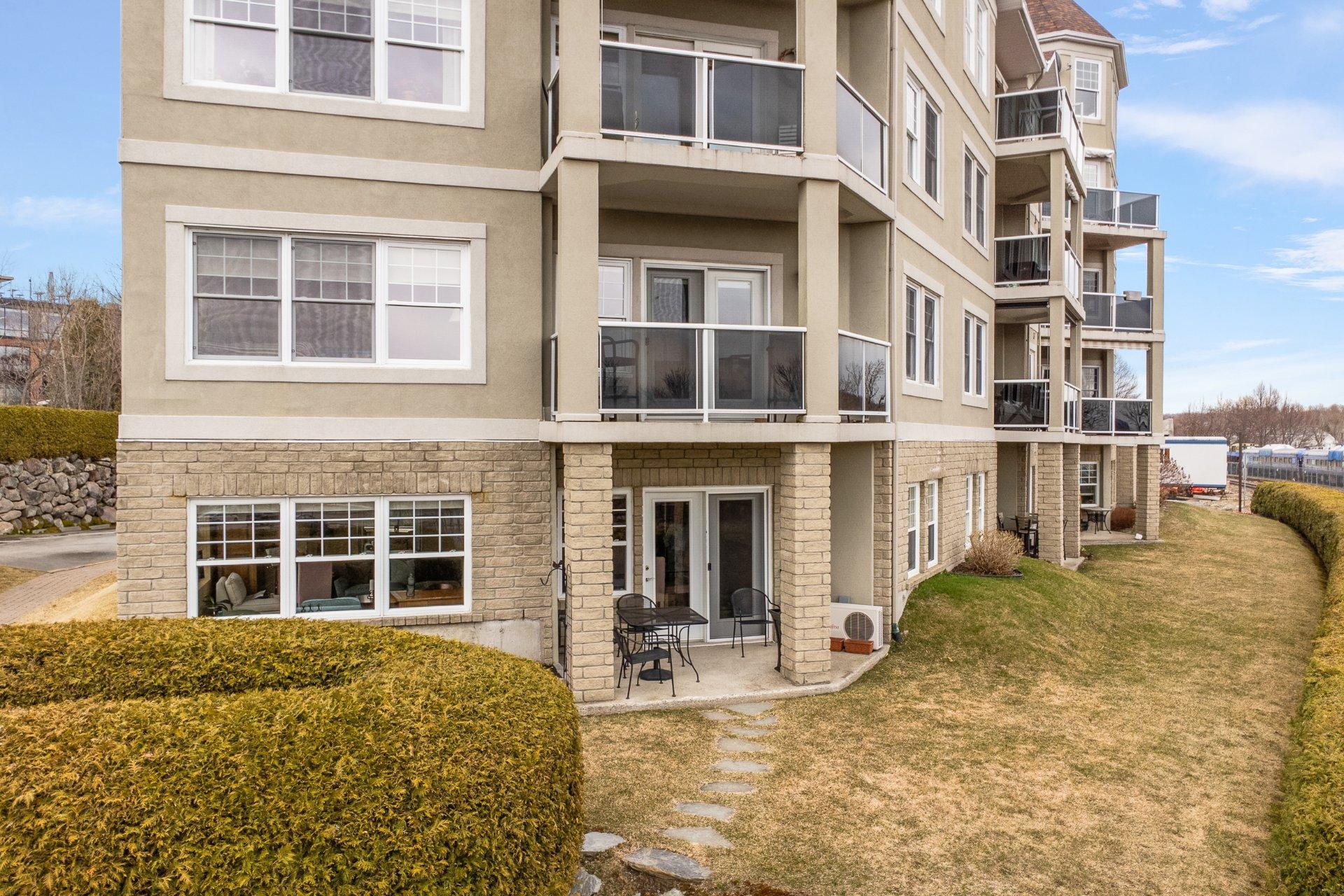 









35


Rue du Quai

, 101,
Magog,




QC
J1X2E2

