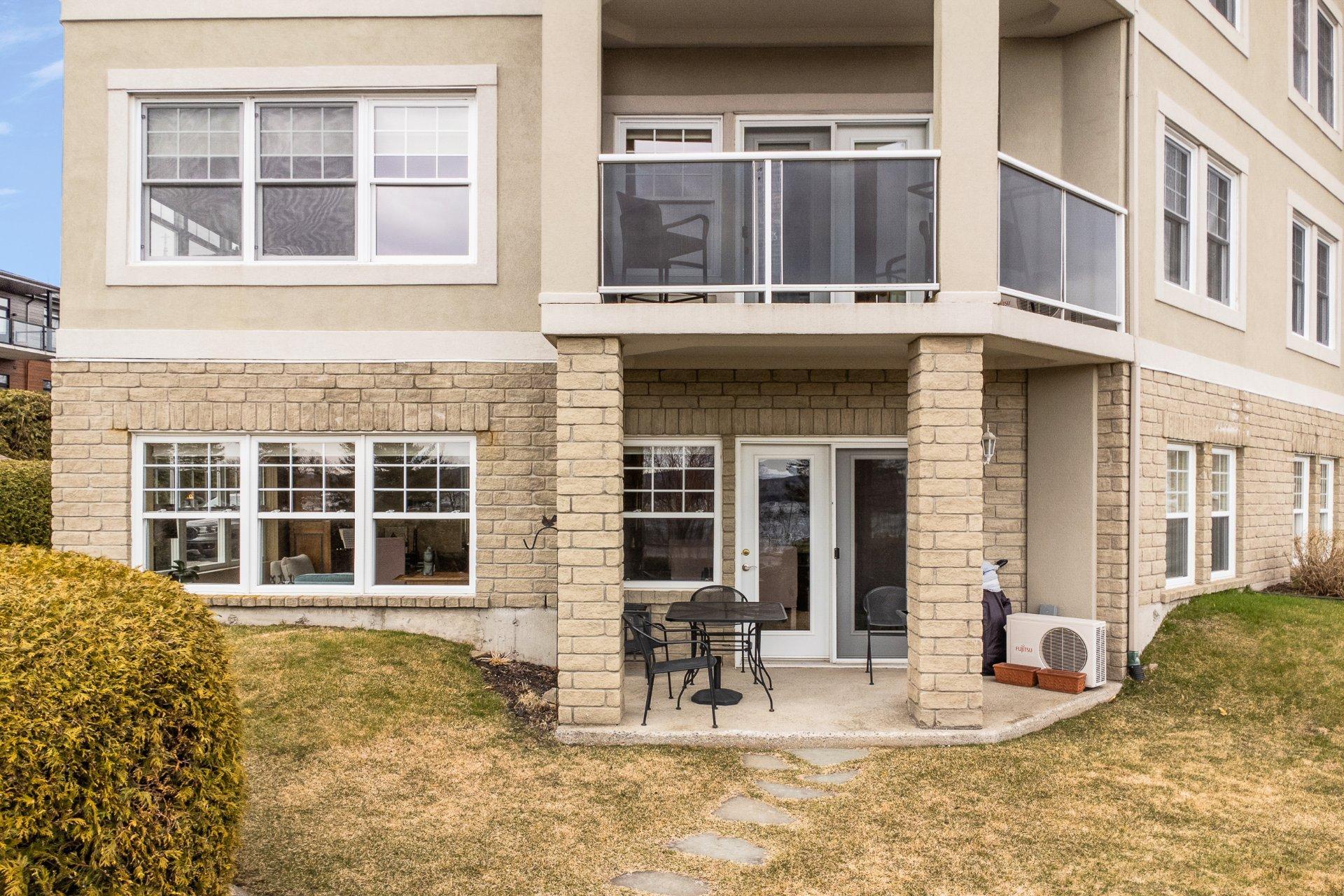 









35


Rue du Quai

, 101,
Magog,




QC
J1X2E2

