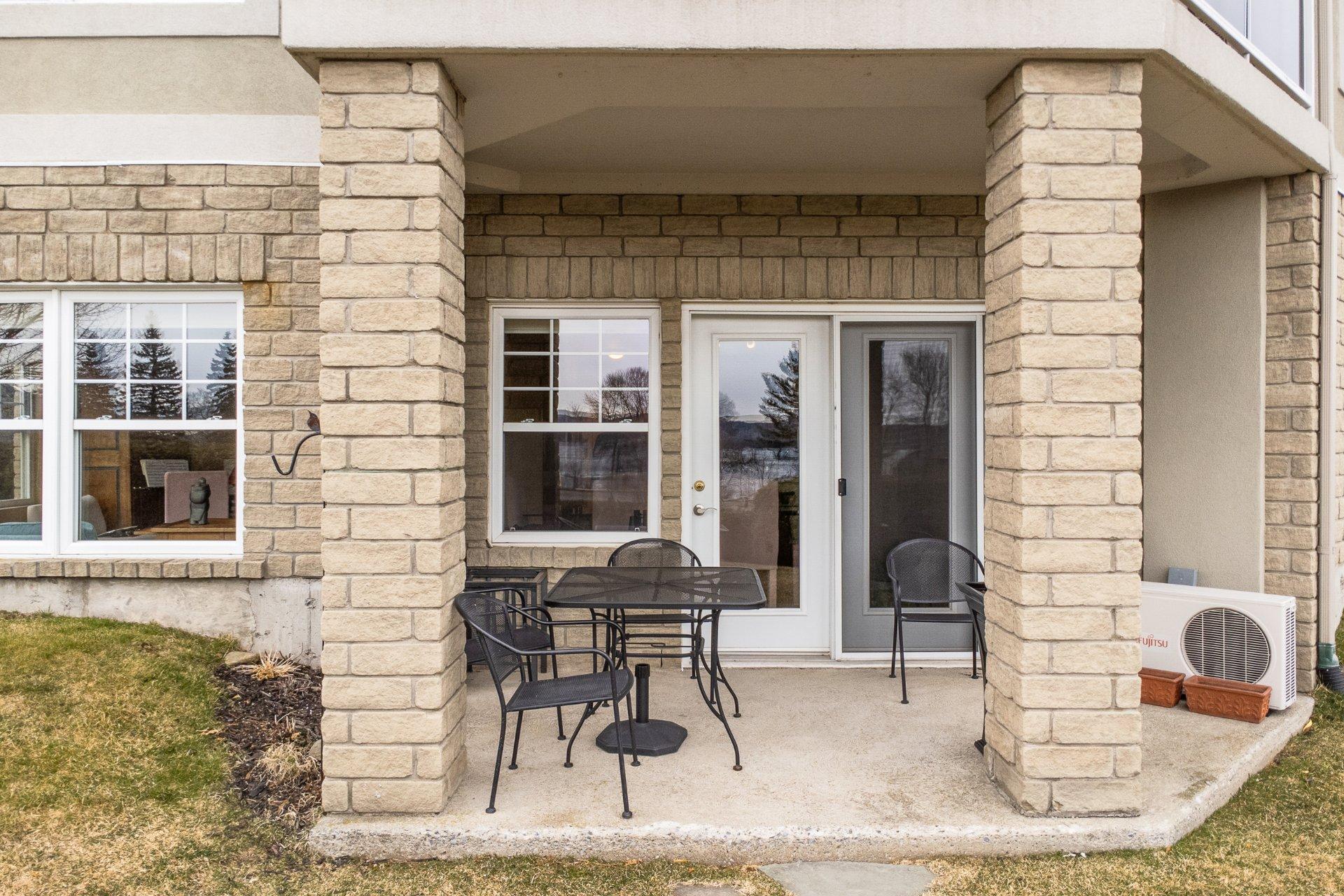 









35


Rue du Quai

, 101,
Magog,




QC
J1X2E2

