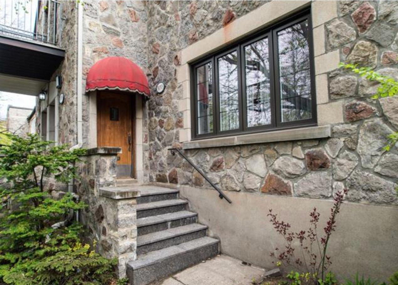 









5053

 - 5055


Av. Victoria

,
Montréal (Côte-des-Neiges/Notre-Dame-de-Grâce),




QC
H3W2N2

