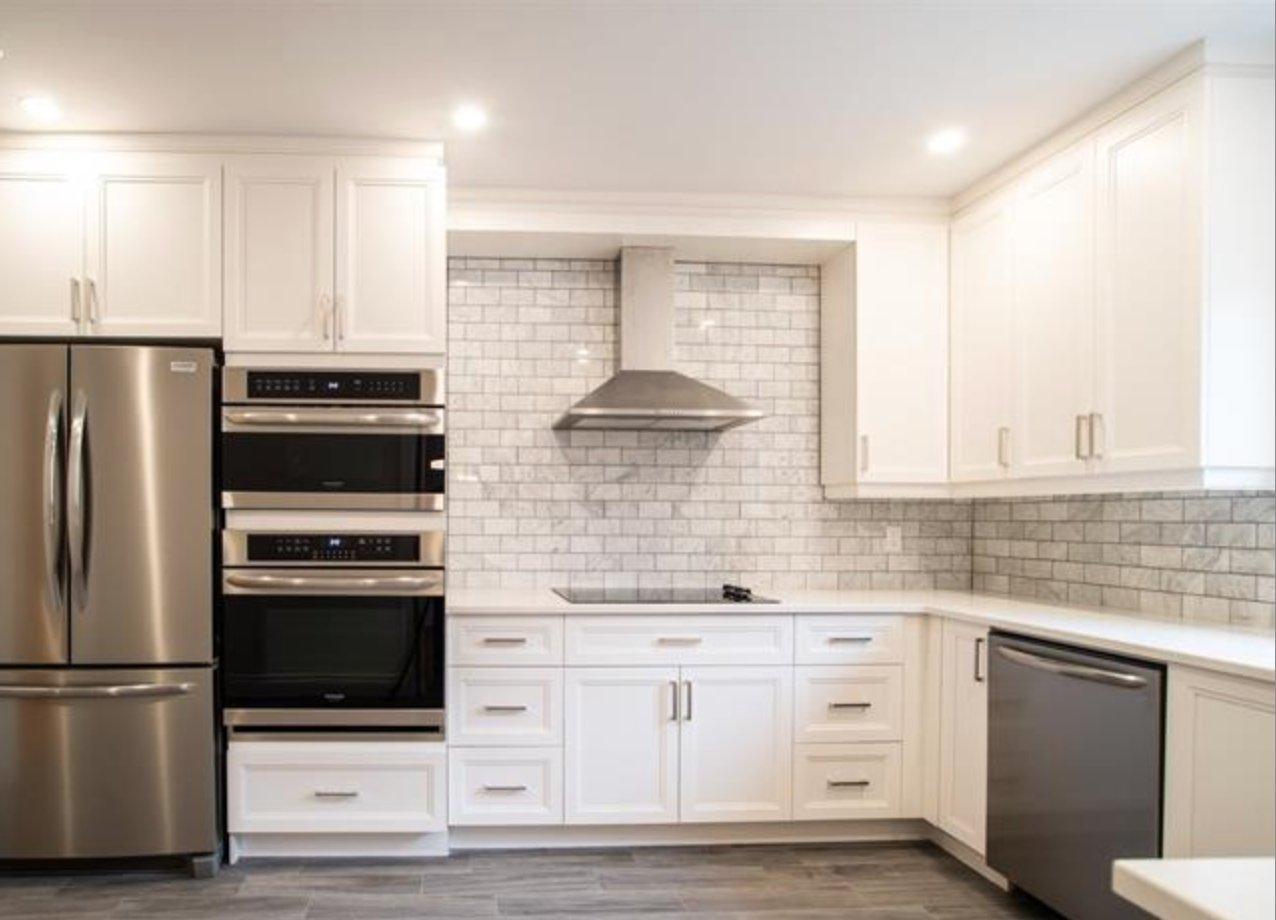 









5053

 - 5055


Av. Victoria

,
Montréal (Côte-des-Neiges/Notre-Dame-de-Grâce),




QC
H3W2N2

