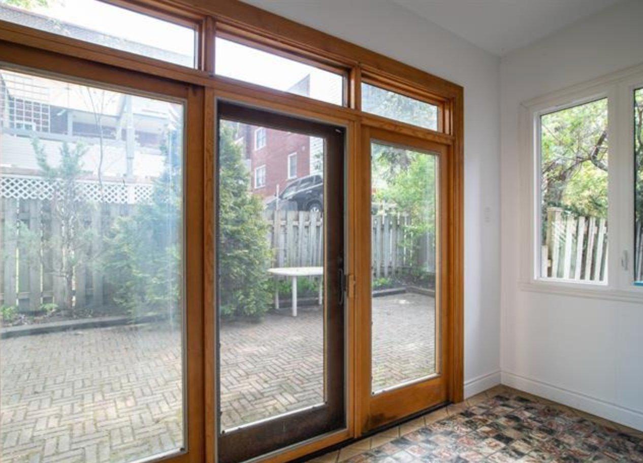 









5053

 - 5055


Av. Victoria

,
Montréal (Côte-des-Neiges/Notre-Dame-de-Grâce),




QC
H3W2N2


