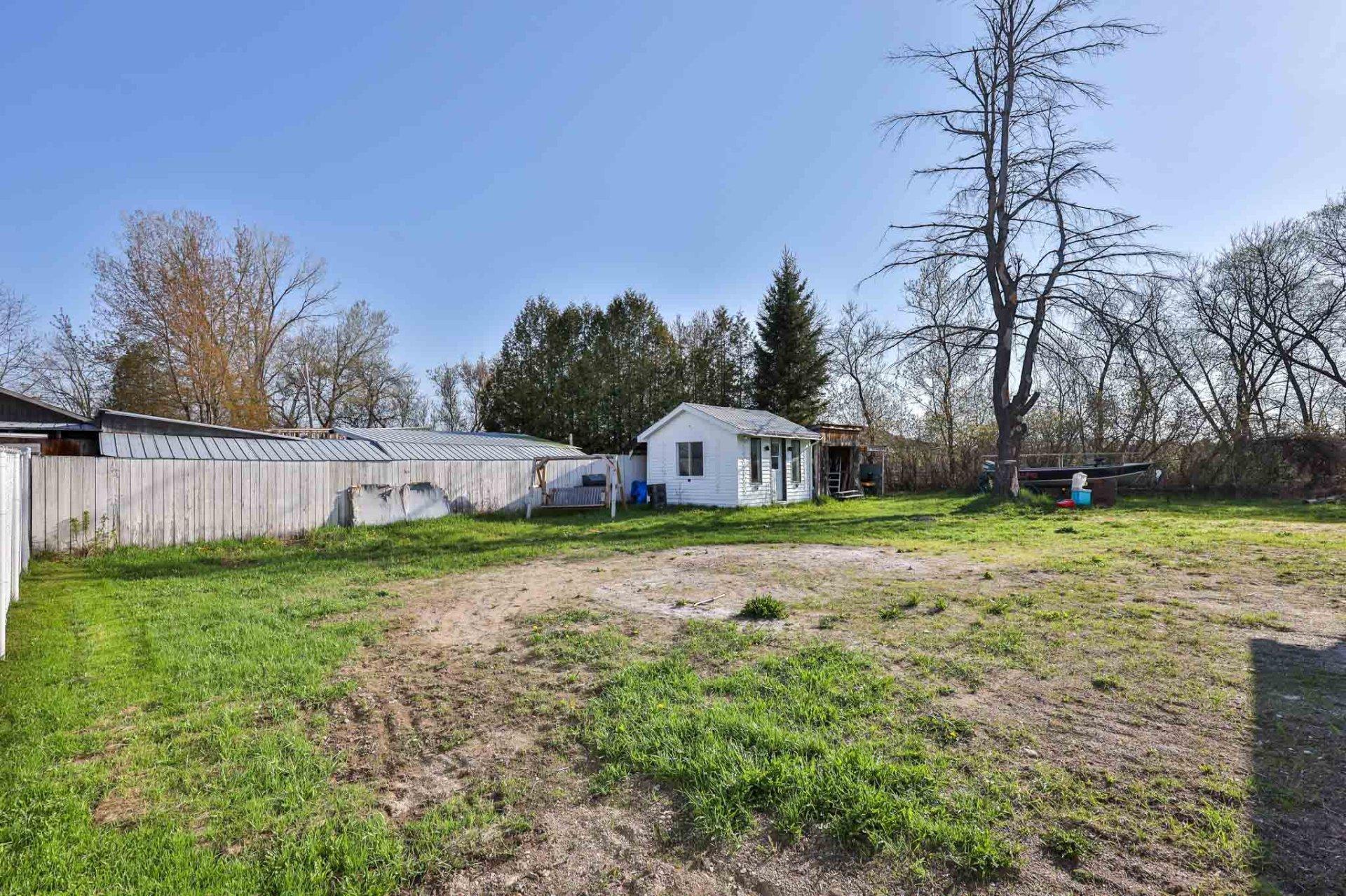 









492


Rue Ste-Anne

,
Maniwaki,




QC
J9E1J7

