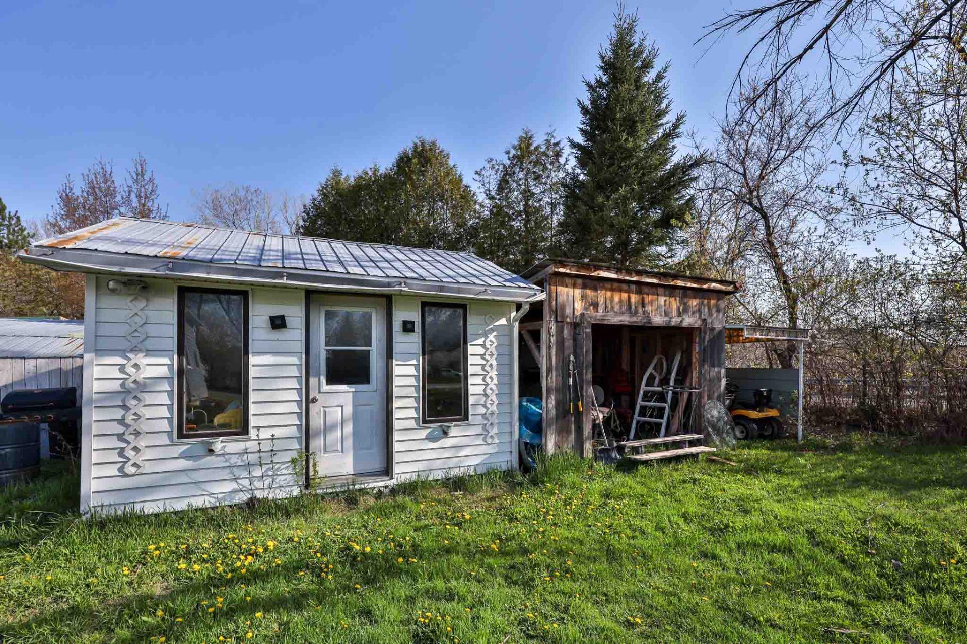 









492


Rue Ste-Anne

,
Maniwaki,




QC
J9E1J7

