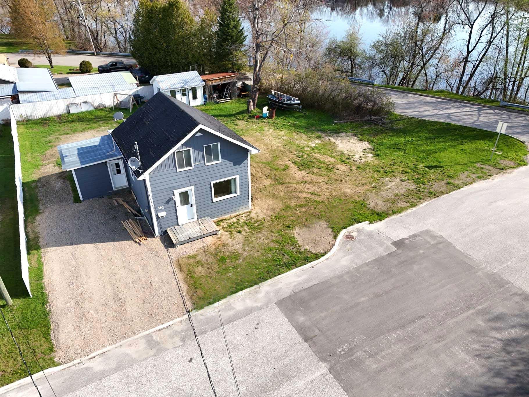 









492


Rue Ste-Anne

,
Maniwaki,




QC
J9E1J7

