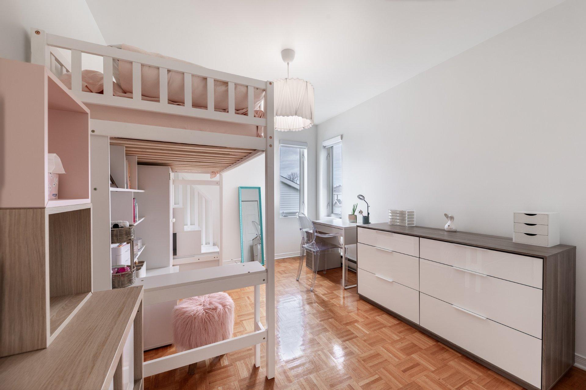 









189


Rue de Marseille

,
Sainte-Julie,




QC
J3E2C1

