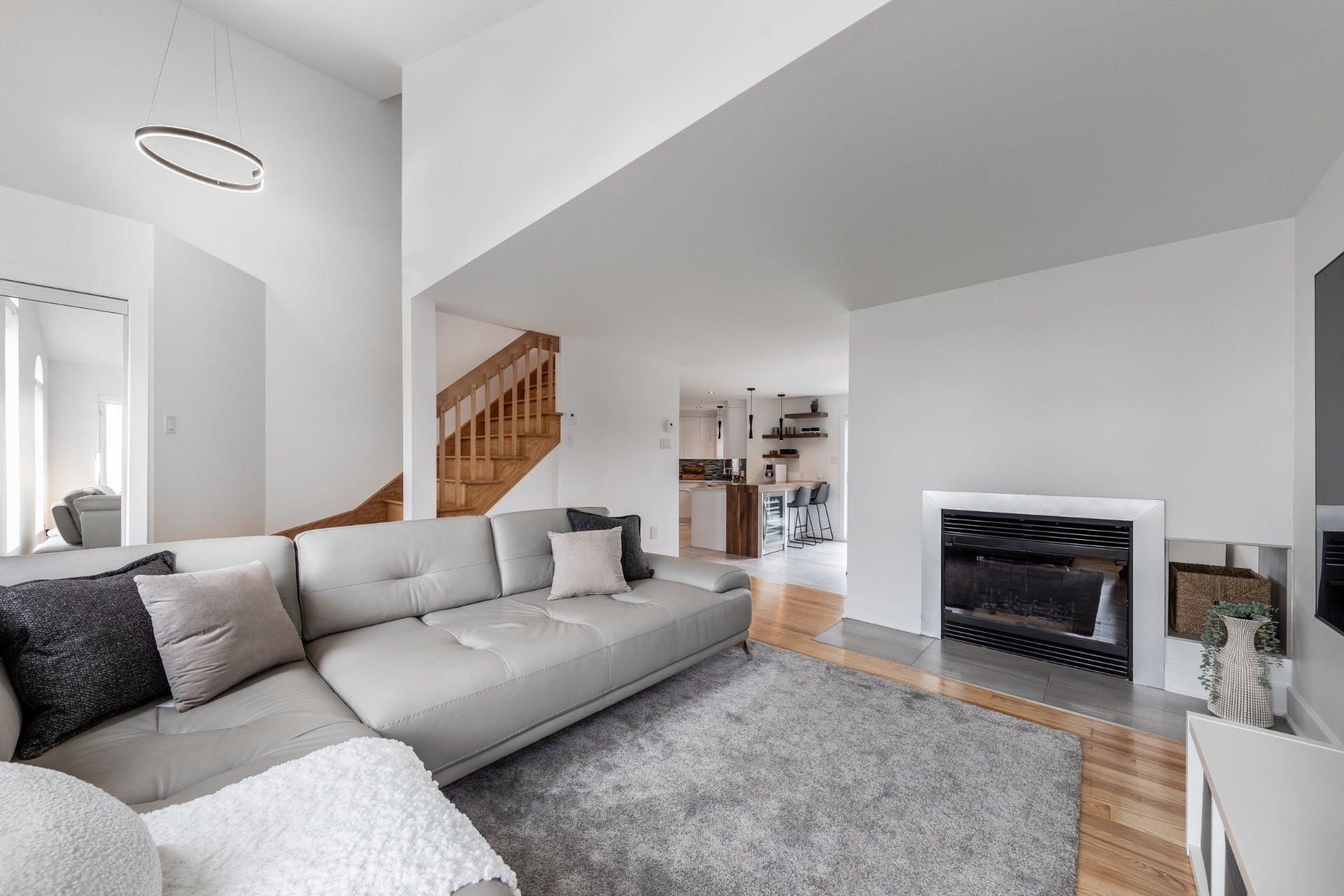 









189


Rue de Marseille

,
Sainte-Julie,




QC
J3E2C1

