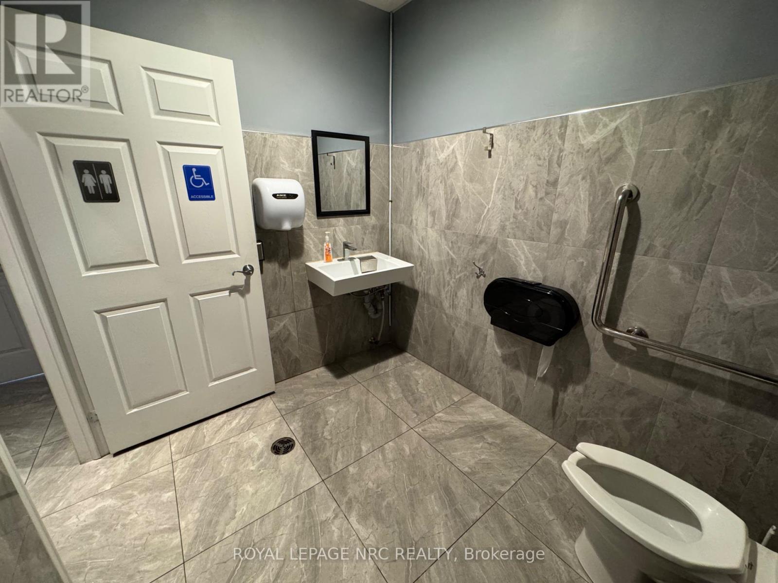 












2 - 224 GLENRIDGE AVENUE

,
St. Catharines (Glendale/Glenridge),




Ontario
L2T3J9

