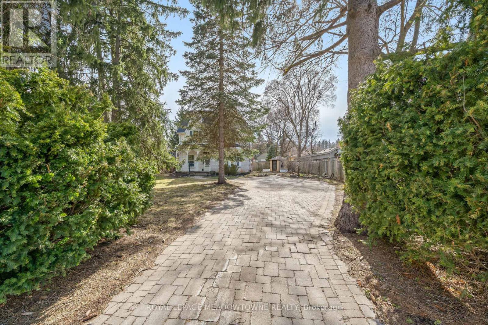 












26 CONFEDERATION STREET

,
Halton Hills,




Ontario
L7G3R6

