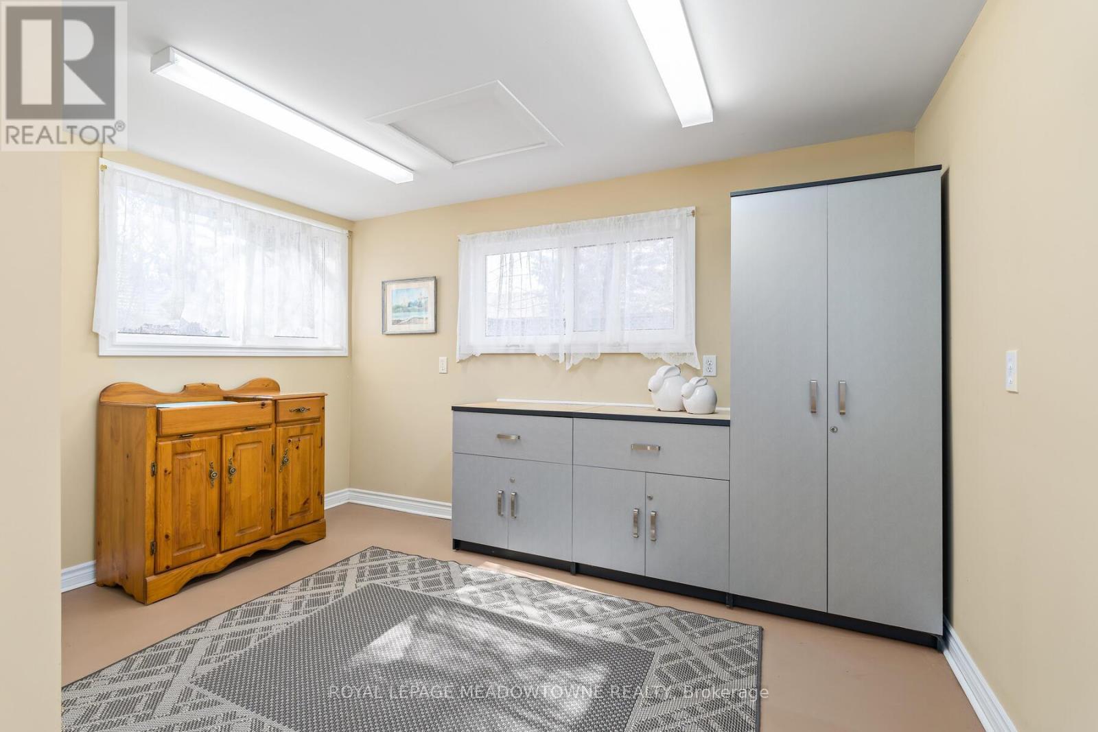 












26 CONFEDERATION STREET

,
Halton Hills,




Ontario
L7G3R6

