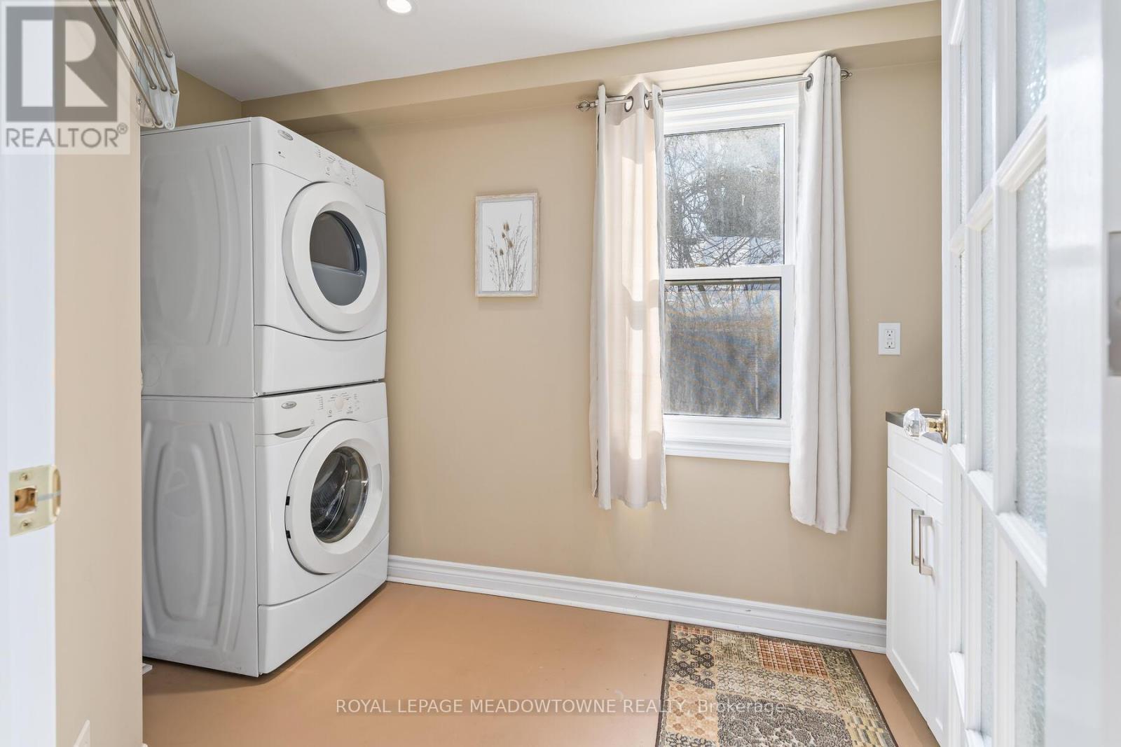 












26 CONFEDERATION STREET

,
Halton Hills,




Ontario
L7G3R6

