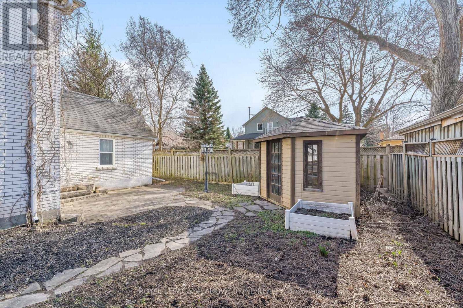 












26 CONFEDERATION STREET

,
Halton Hills,




Ontario
L7G3R6

