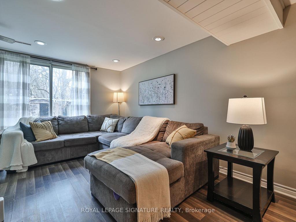 









342


Homestead

Court,
Oshawa,




ON
L1J 6V3

