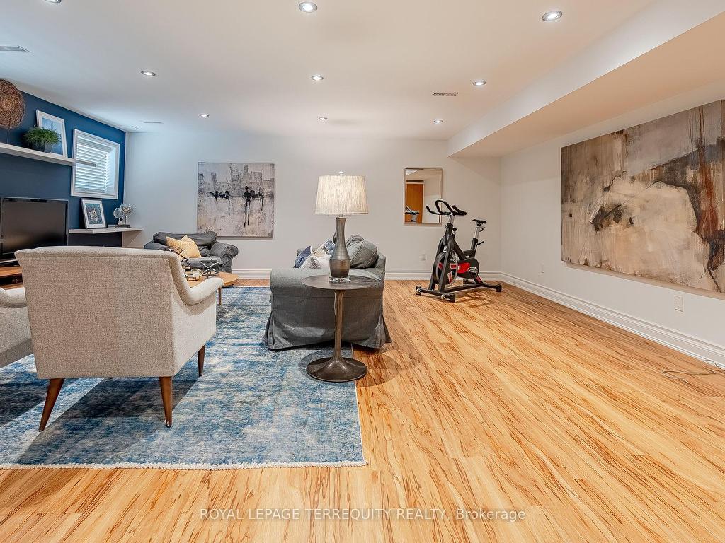 









72


Northbrook

Road,
Toronto,




ON
M4J 4G3

