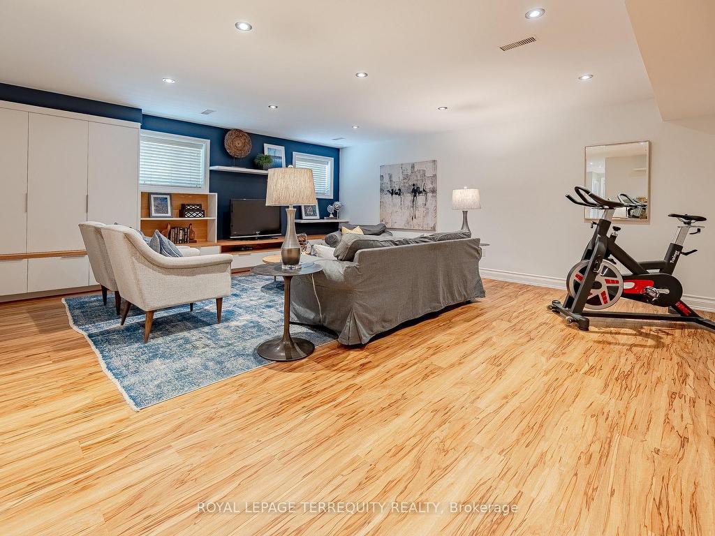 









72


Northbrook

Road,
Toronto,




ON
M4J 4G3

