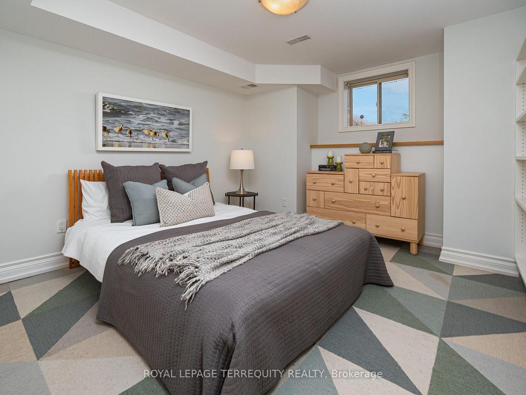 









72


Northbrook

Road,
Toronto,




ON
M4J 4G3

