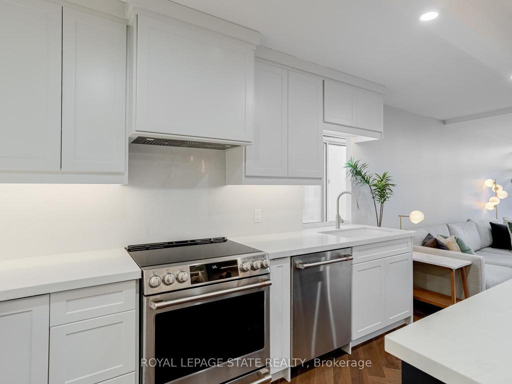 









71


Simcoe

Street, 2201,
Toronto,




ON
M5J 2S9

