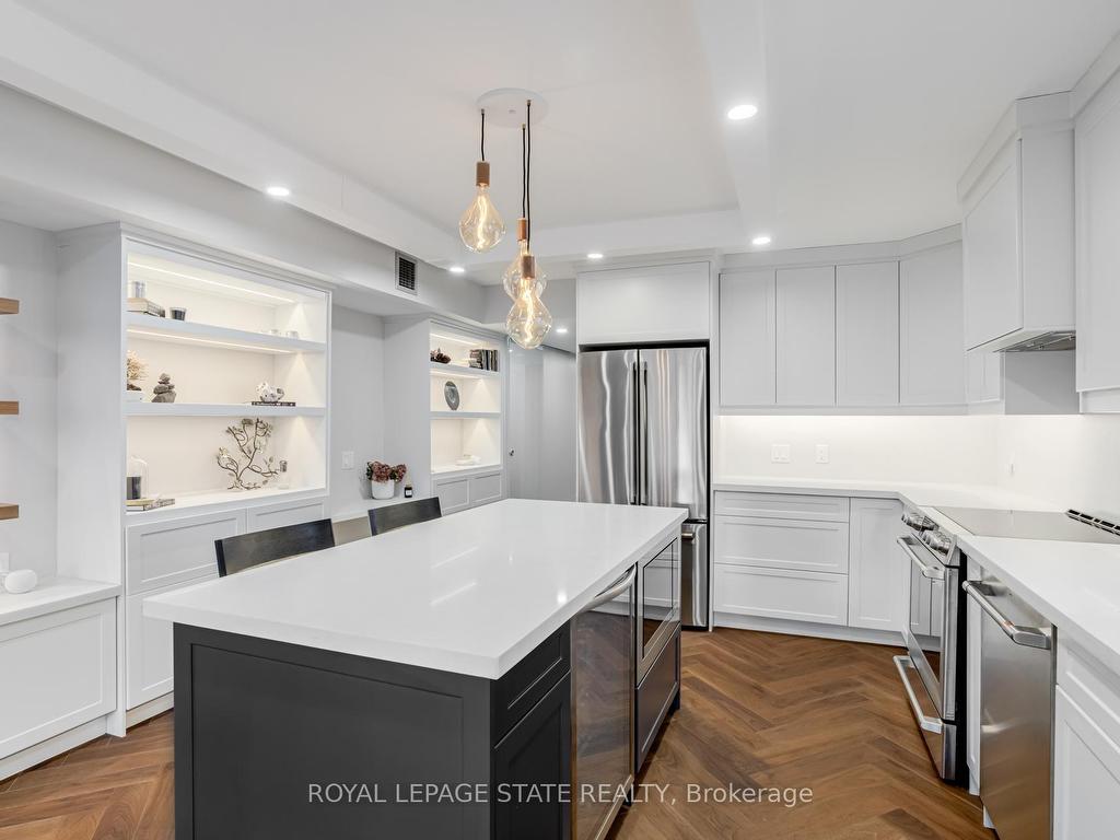 









71


Simcoe

Street, 2201,
Toronto,




ON
M5J 2S9

