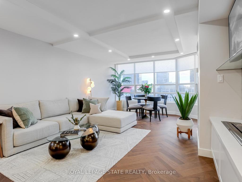 









71


Simcoe

Street, 2201,
Toronto,




ON
M5J 2S9

