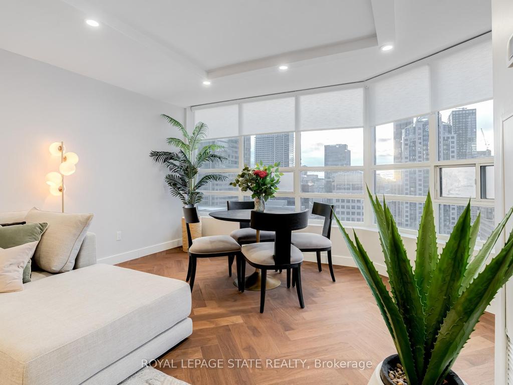 









71


Simcoe

Street, 2201,
Toronto,




ON
M5J 2S9


