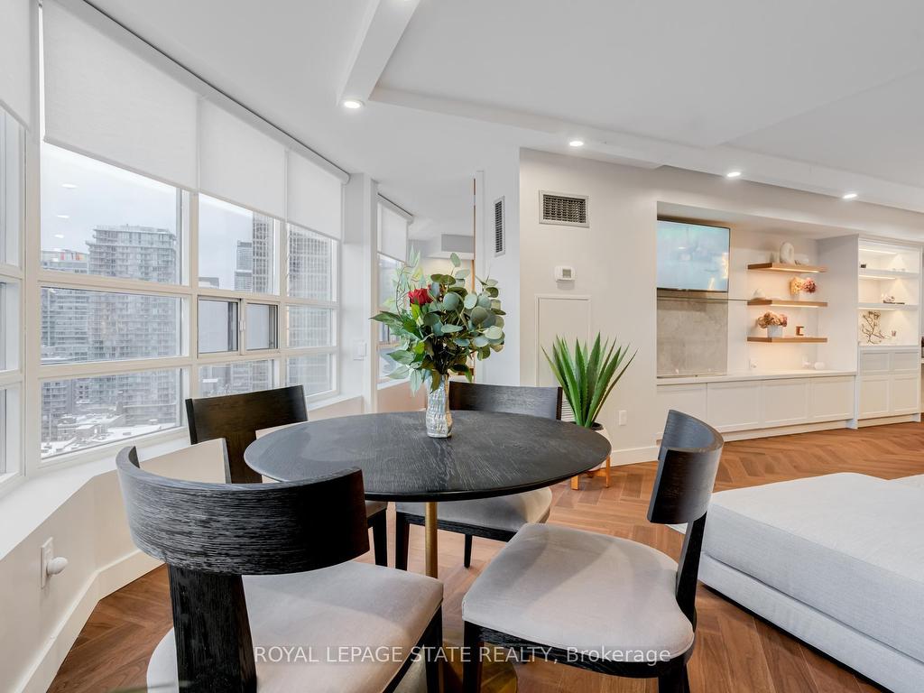 









71


Simcoe

Street, 2201,
Toronto,




ON
M5J 2S9

