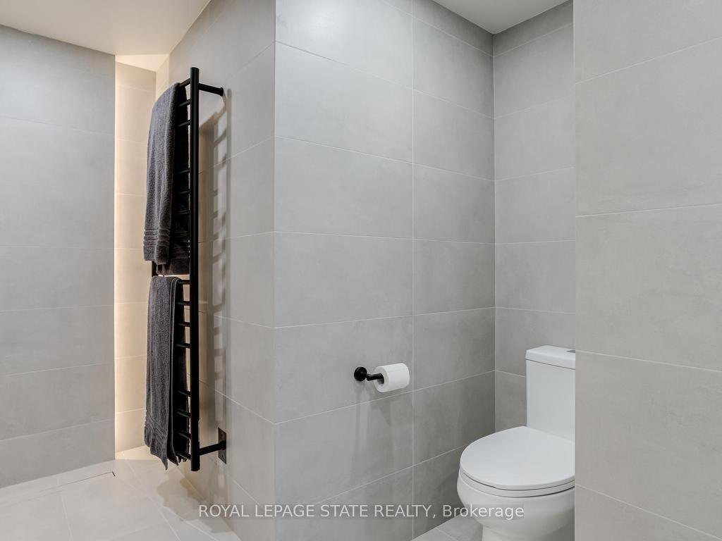 









71


Simcoe

Street, 2201,
Toronto,




ON
M5J 2S9

