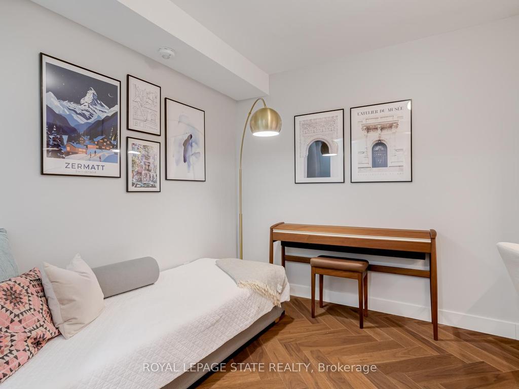 









71


Simcoe

Street, 2201,
Toronto,




ON
M5J 2S9

