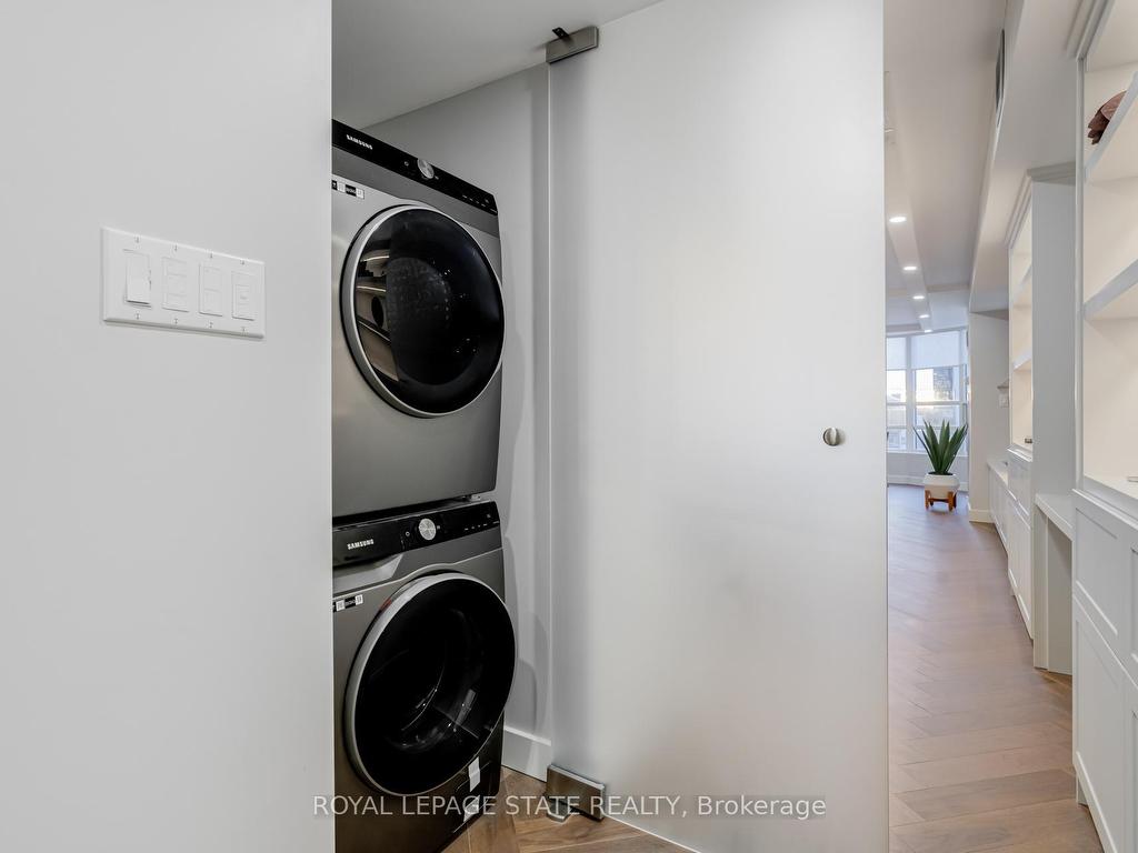 









71


Simcoe

Street, 2201,
Toronto,




ON
M5J 2S9

