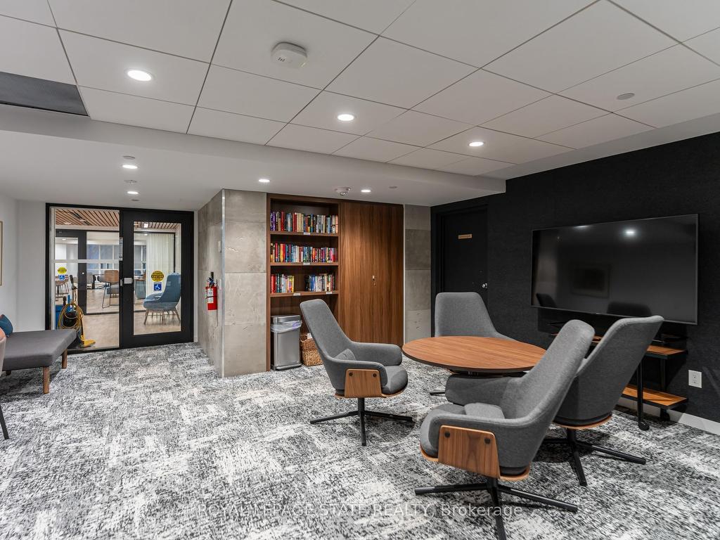 









71


Simcoe

Street, 2201,
Toronto,




ON
M5J 2S9


