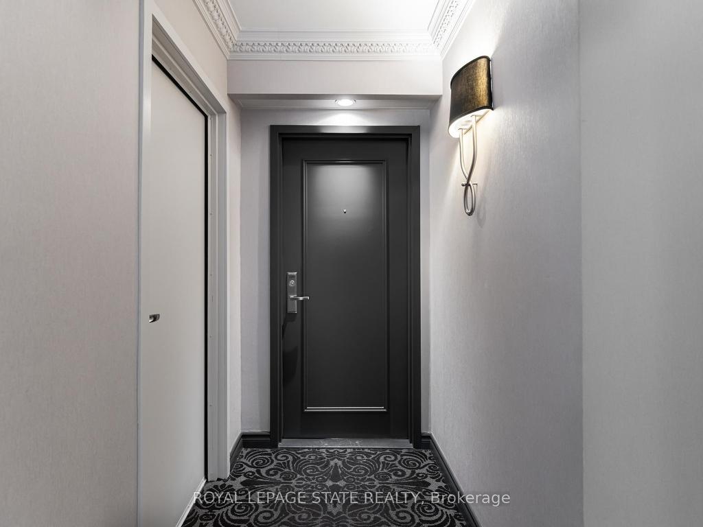









71


Simcoe

Street, 2201,
Toronto,




ON
M5J 2S9

