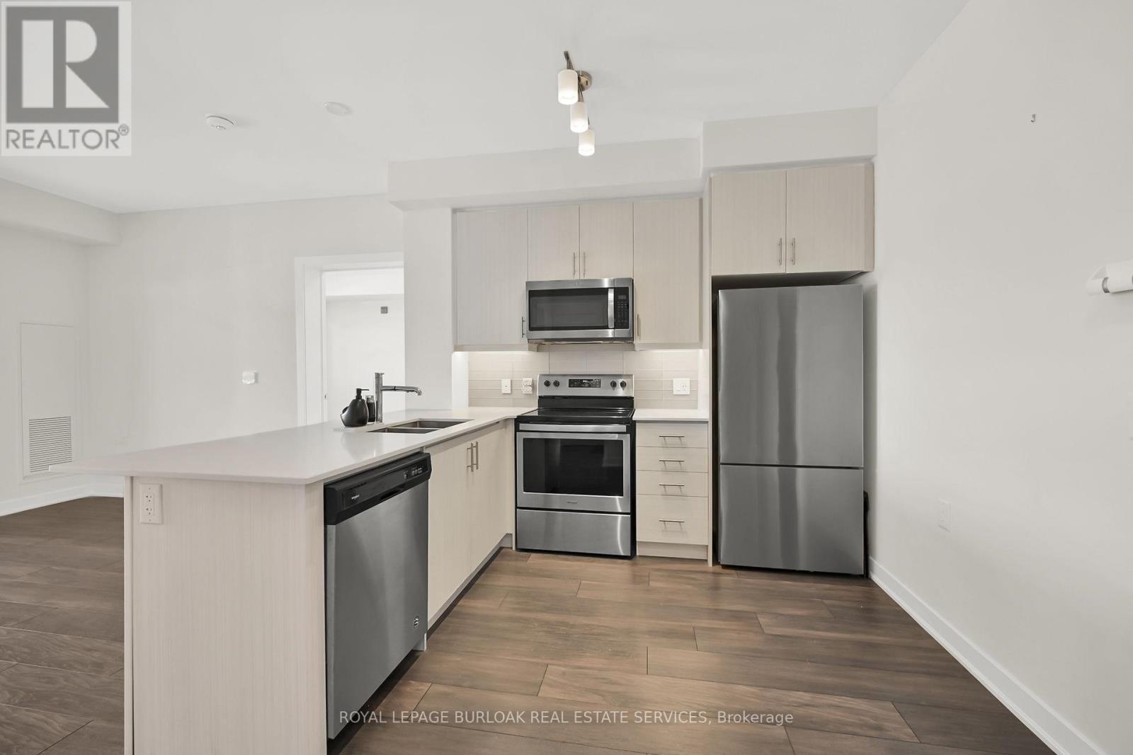 












312 - 320 PLAINS ROAD E

,
Burlington,




Ontario
L7T0C1

