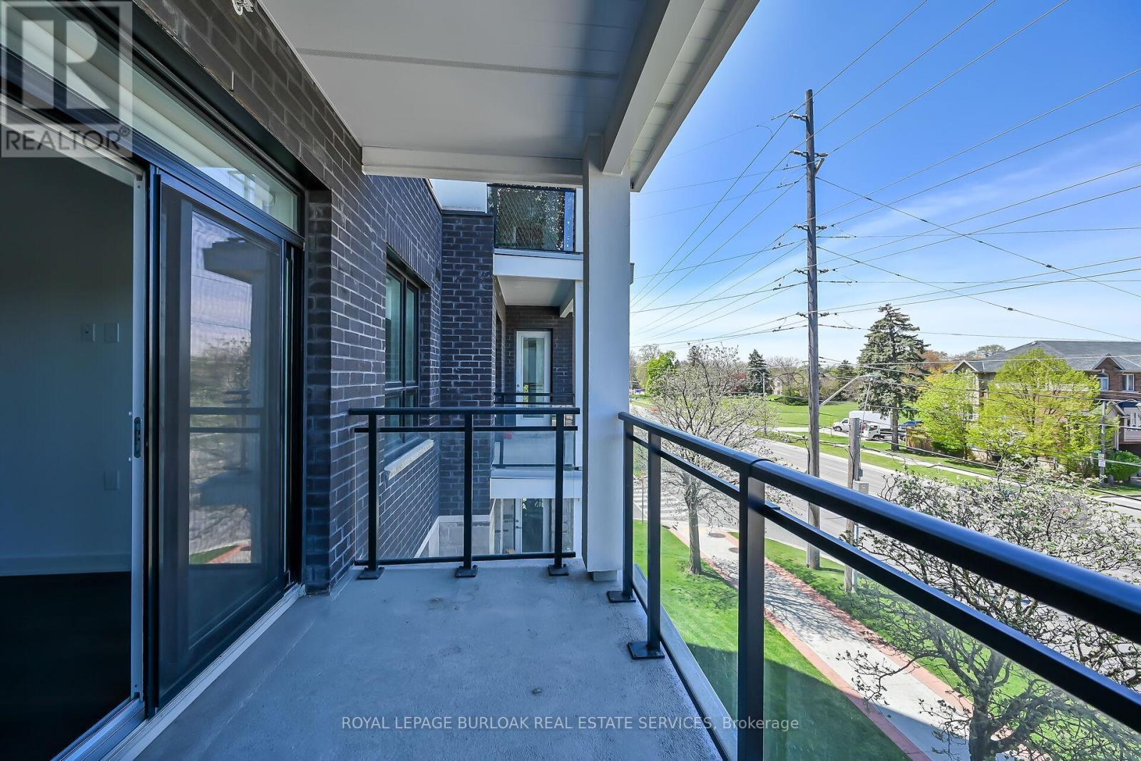 












312 - 320 PLAINS ROAD E

,
Burlington,




Ontario
L7T0C1


