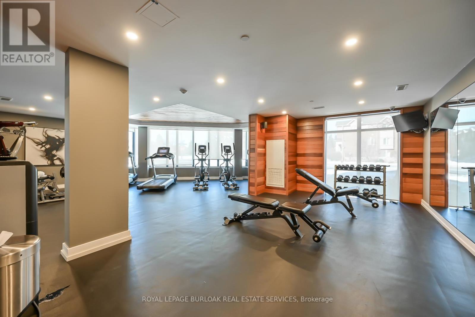 












312 - 320 PLAINS ROAD E

,
Burlington,




Ontario
L7T0C1

