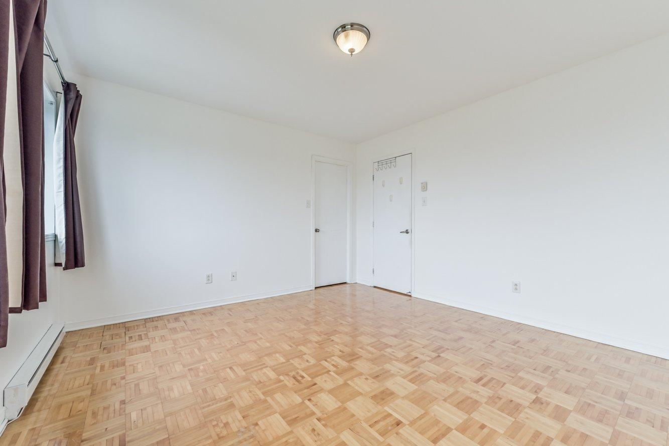 









1495


Ch. St-José

,
La Prairie,




QC
J5R6A9

