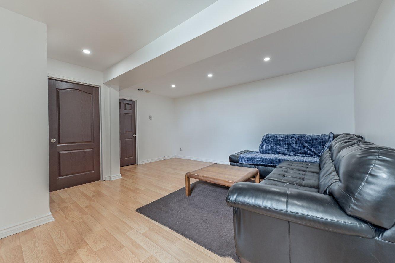 









1495


Ch. St-José

,
La Prairie,




QC
J5R6A9

