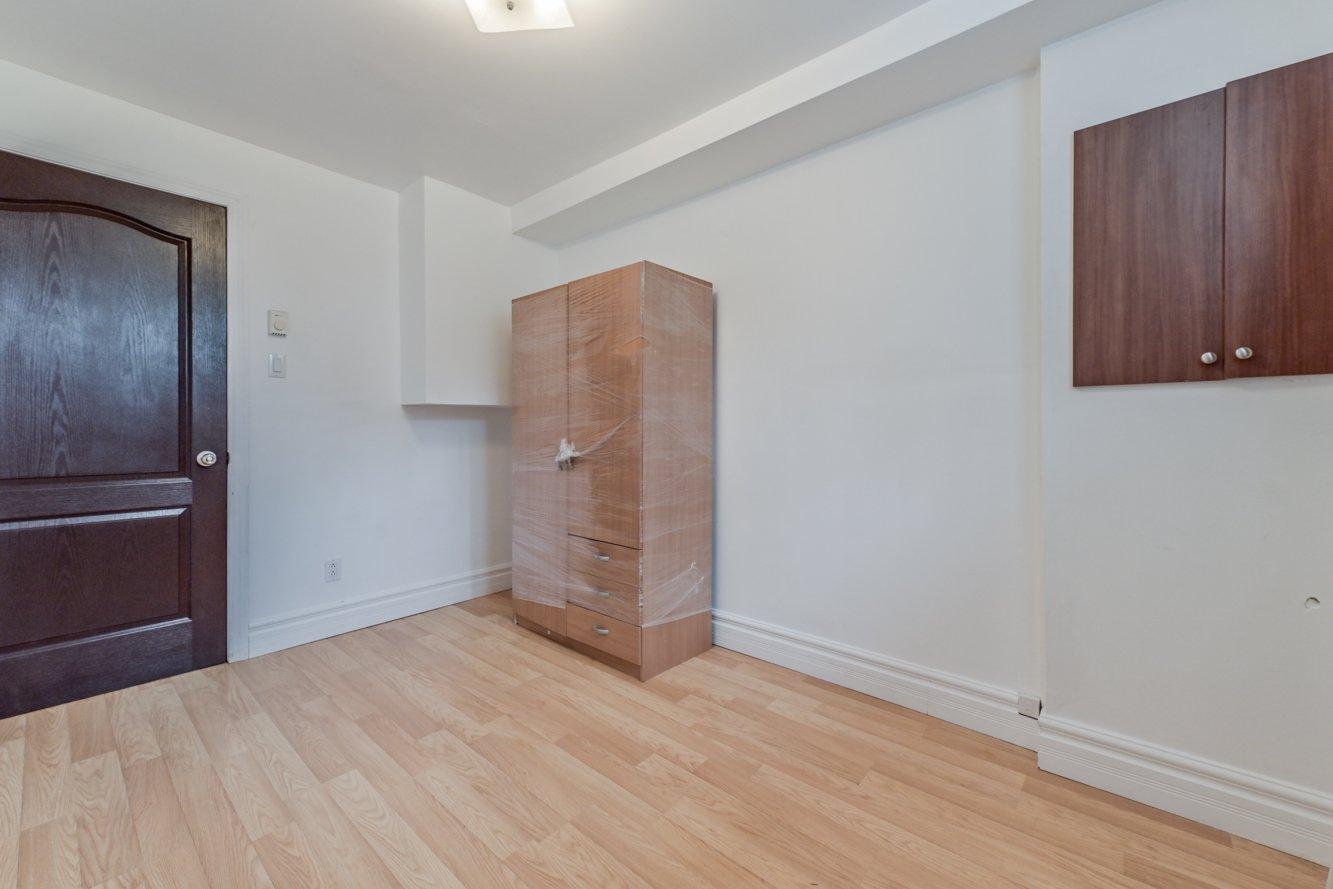 









1495


Ch. St-José

,
La Prairie,




QC
J5R6A9

