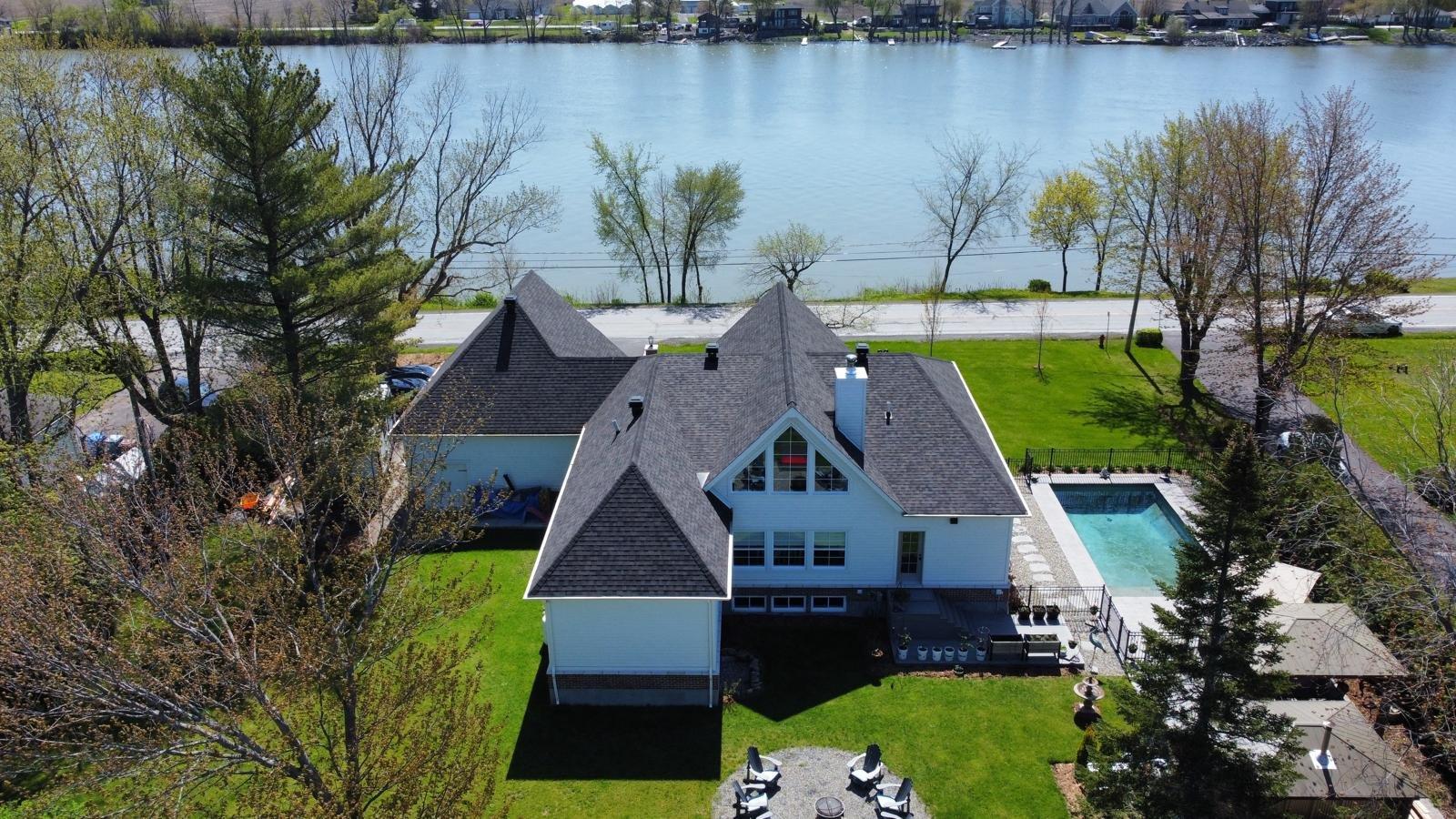 









73


Ch. du Richelieu

,
Saint-Basile-le-Grand,




QC
J3N1K6

