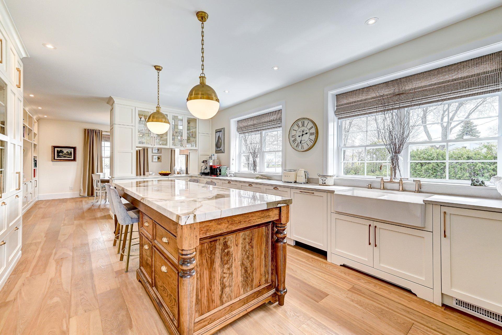 









73


Ch. du Richelieu

,
Saint-Basile-le-Grand,




QC
J3N1K6


