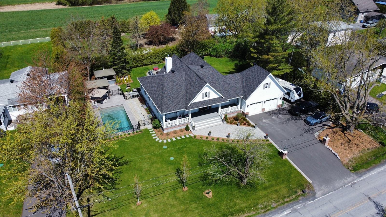 









73


Ch. du Richelieu

,
Saint-Basile-le-Grand,




QC
J3N1K6

