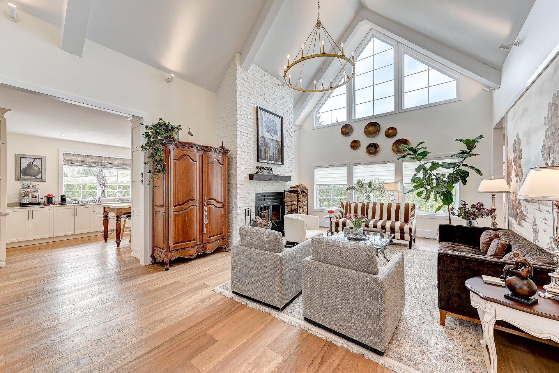









73


Ch. du Richelieu

,
Saint-Basile-le-Grand,




QC
J3N1K6

