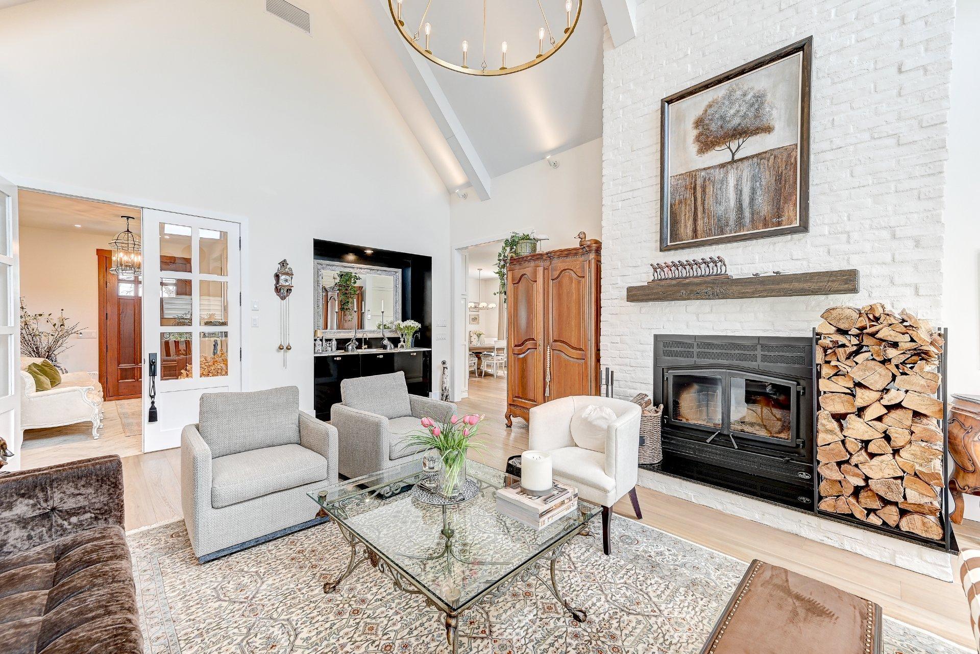 









73


Ch. du Richelieu

,
Saint-Basile-le-Grand,




QC
J3N1K6

