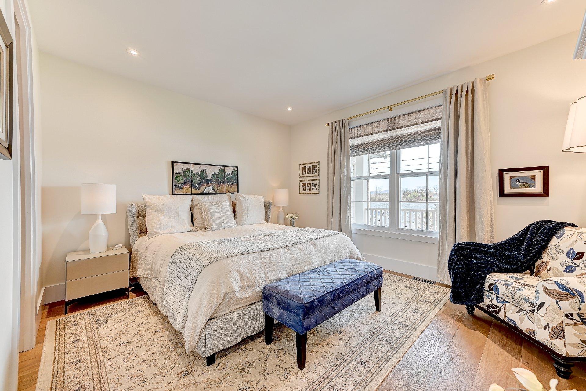 









73


Ch. du Richelieu

,
Saint-Basile-le-Grand,




QC
J3N1K6

