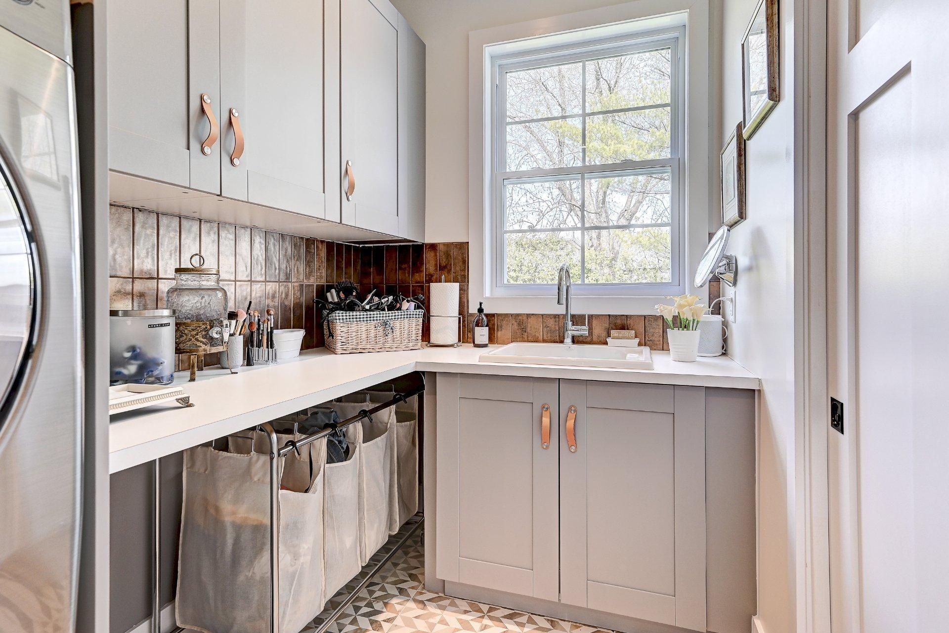 









73


Ch. du Richelieu

,
Saint-Basile-le-Grand,




QC
J3N1K6

