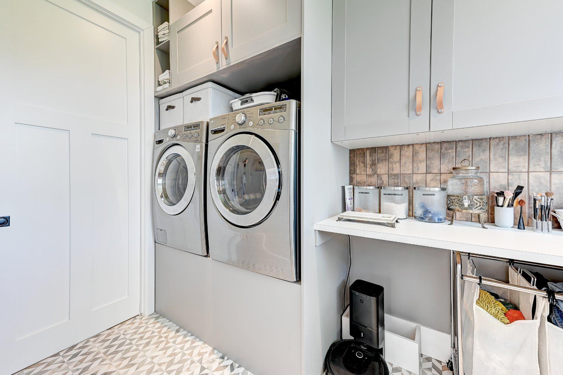 









73


Ch. du Richelieu

,
Saint-Basile-le-Grand,




QC
J3N1K6

