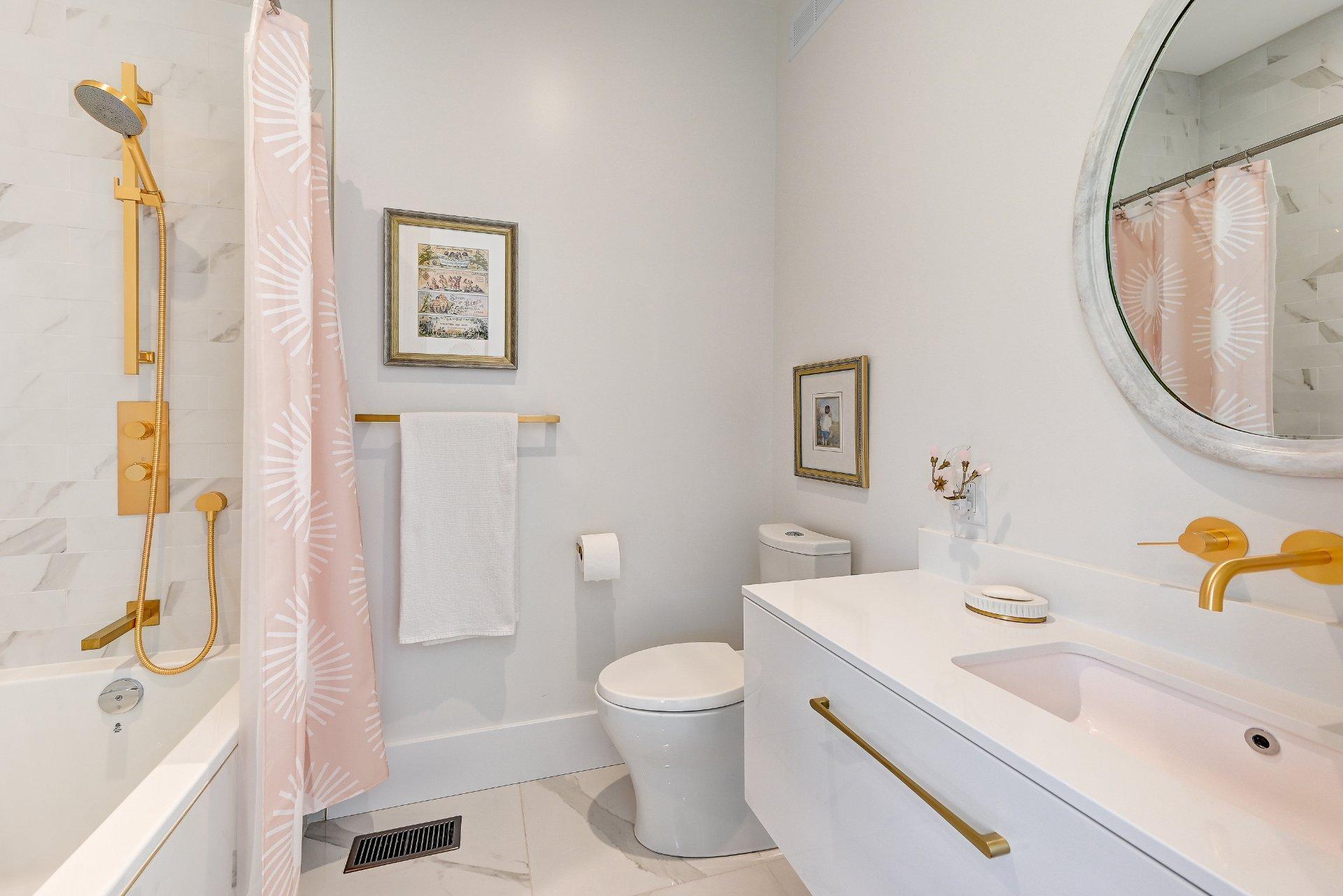









73


Ch. du Richelieu

,
Saint-Basile-le-Grand,




QC
J3N1K6

