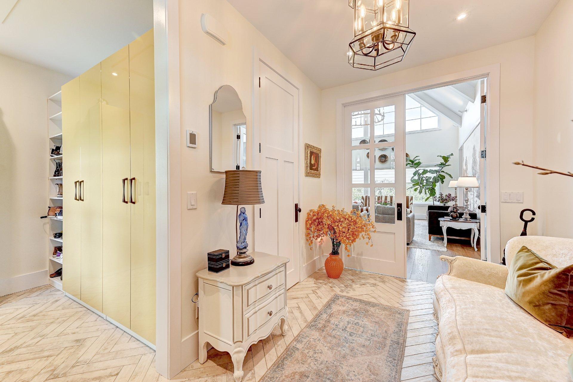 









73


Ch. du Richelieu

,
Saint-Basile-le-Grand,




QC
J3N1K6

