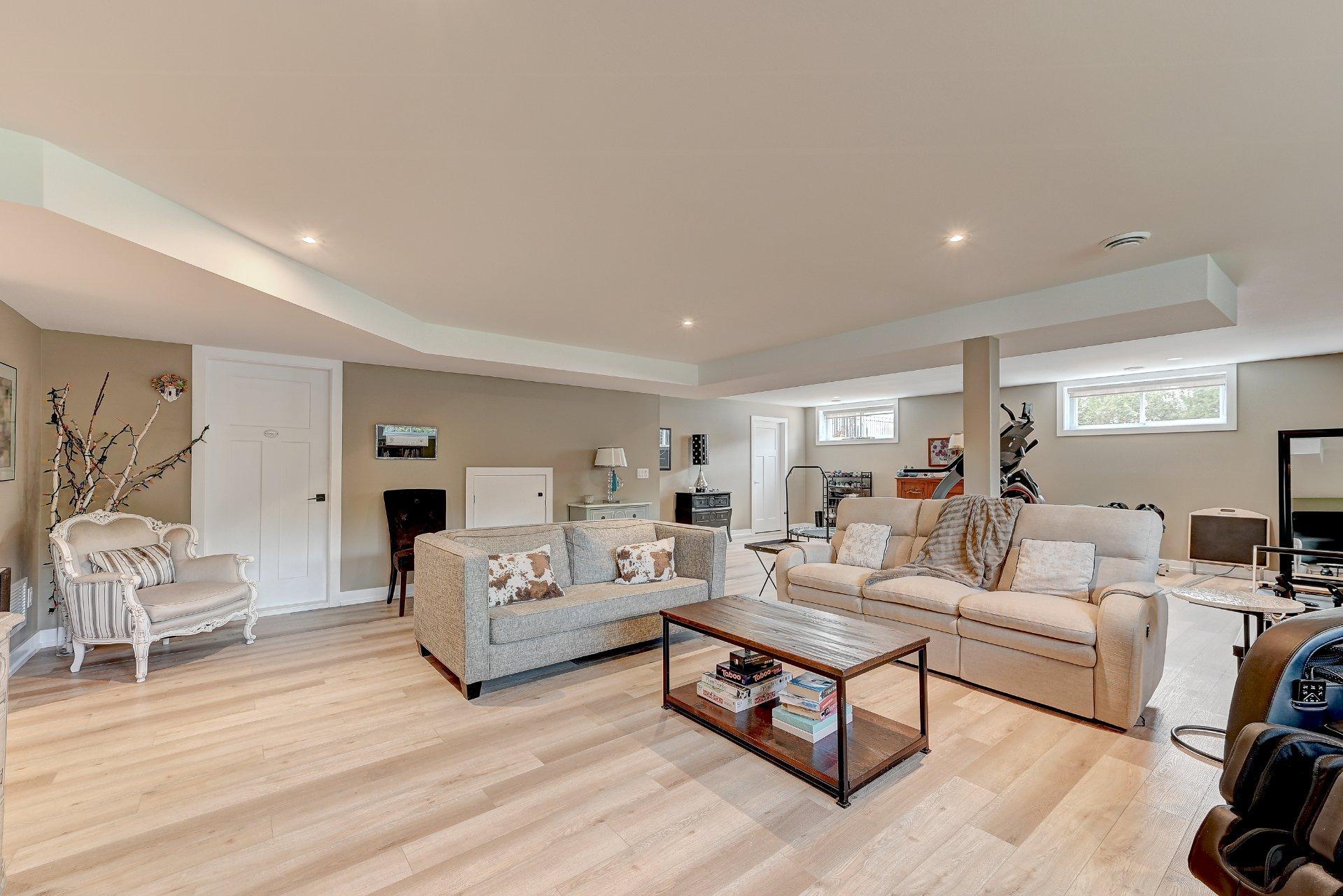 









73


Ch. du Richelieu

,
Saint-Basile-le-Grand,




QC
J3N1K6

