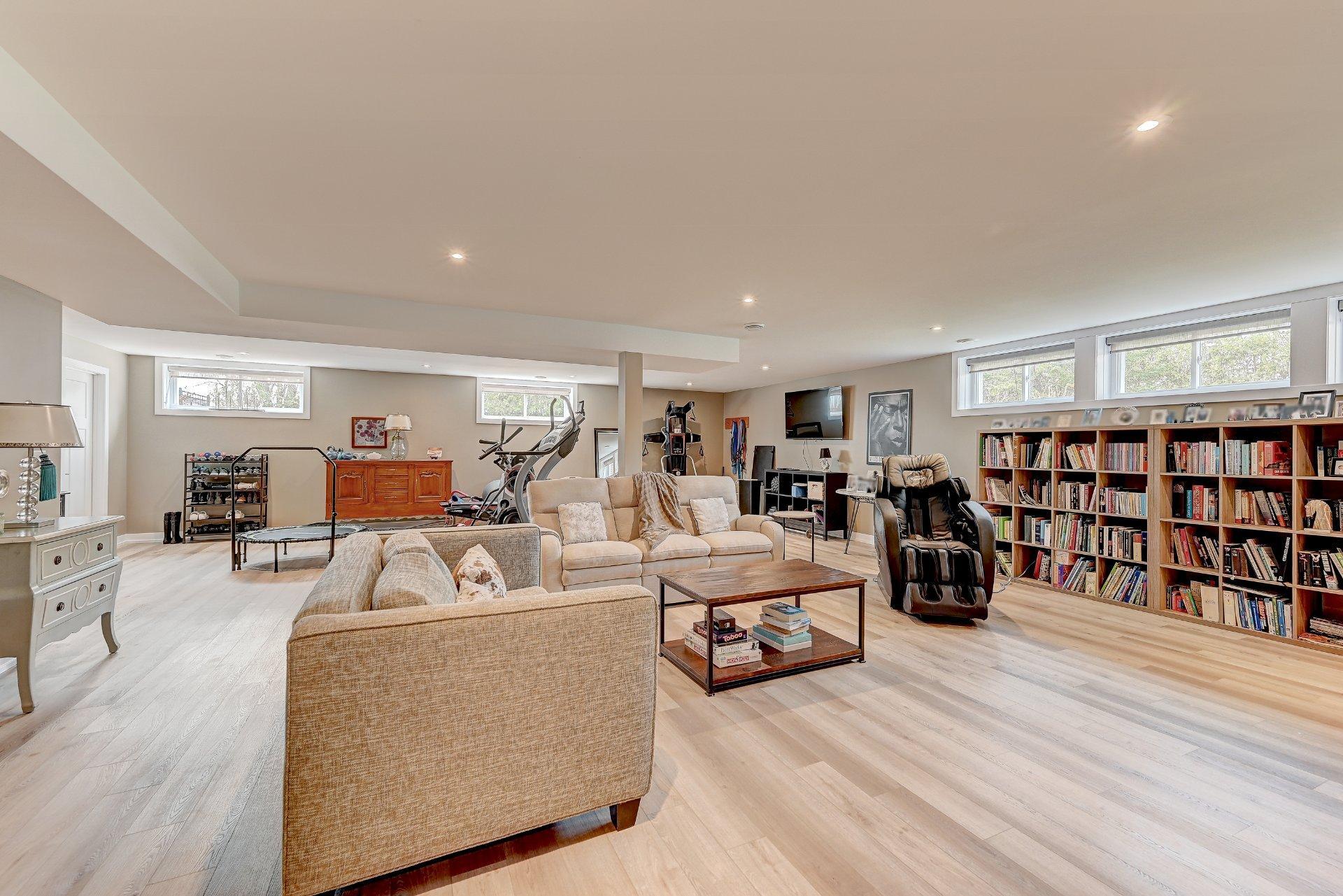 









73


Ch. du Richelieu

,
Saint-Basile-le-Grand,




QC
J3N1K6

